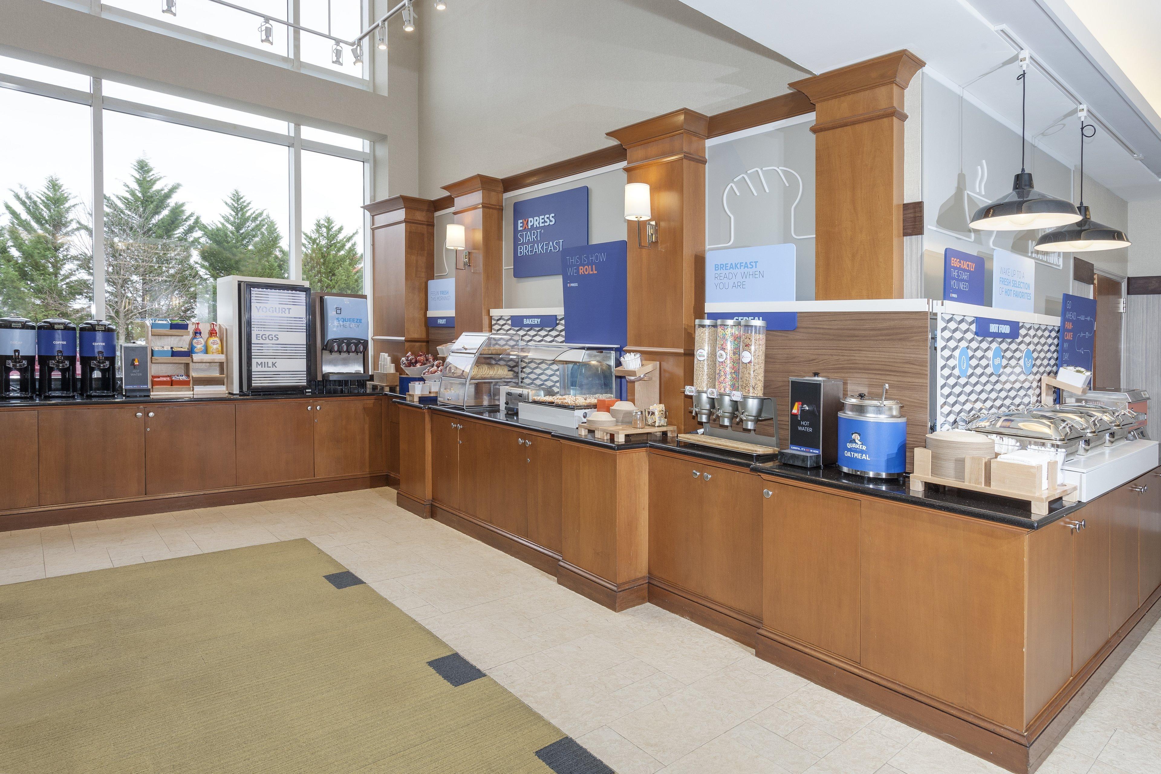 HOLIDAY INN EXPRESS & SUITES BROOKHAVEN, AN IHG HOTEL - Updated